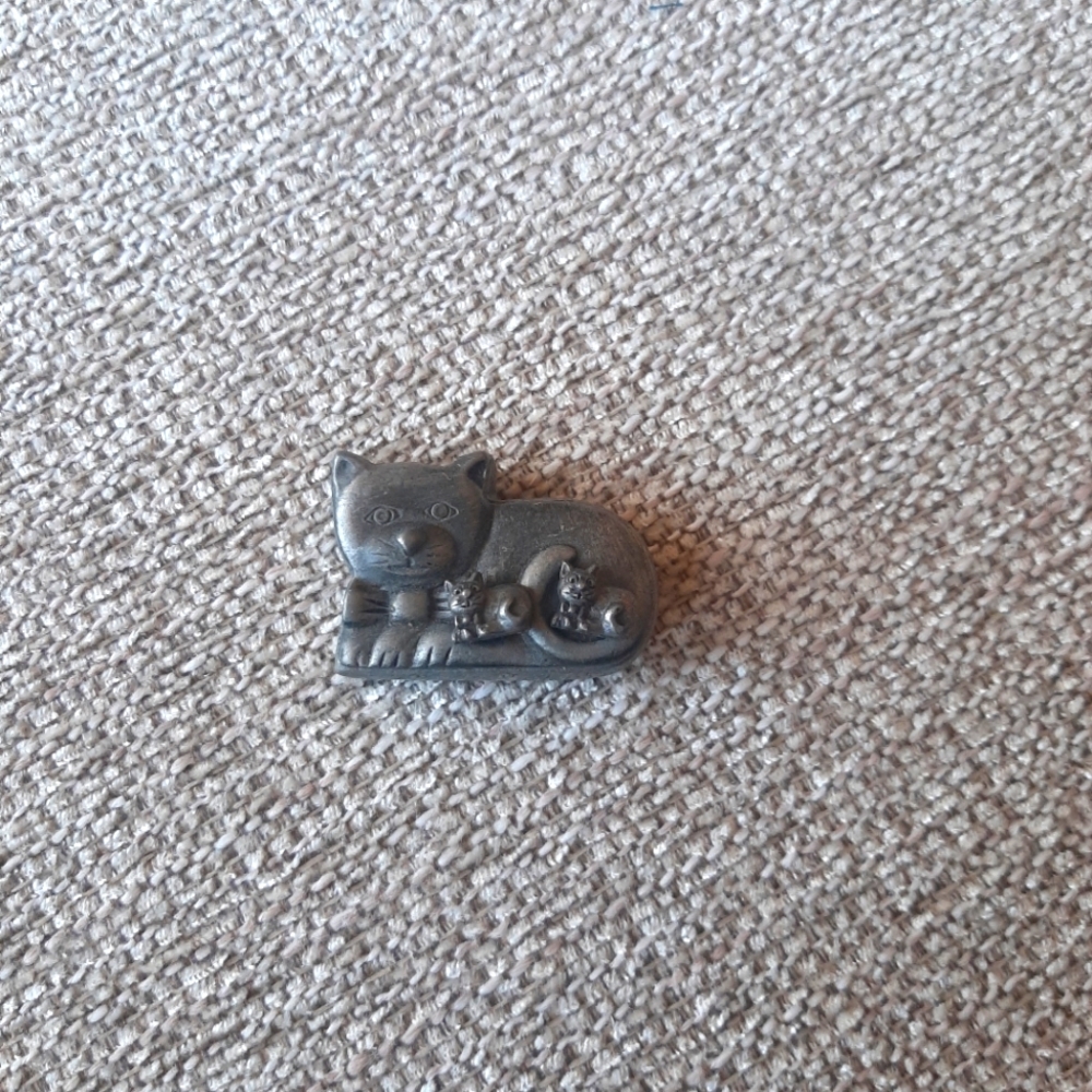 Torino Pewter Cat Brooch Pin and Earrings Trinket Box
